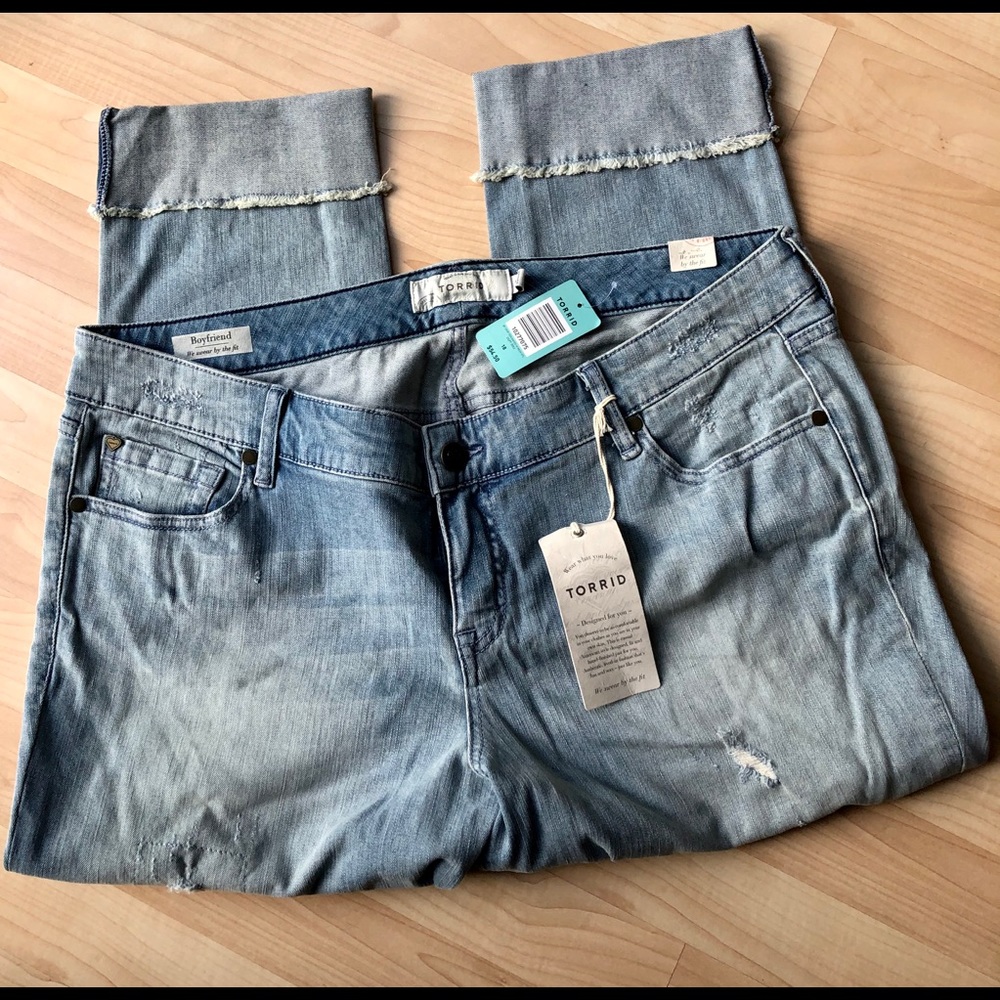 NWT Torrid Distressed Boyfriend Wide Cuff Jean